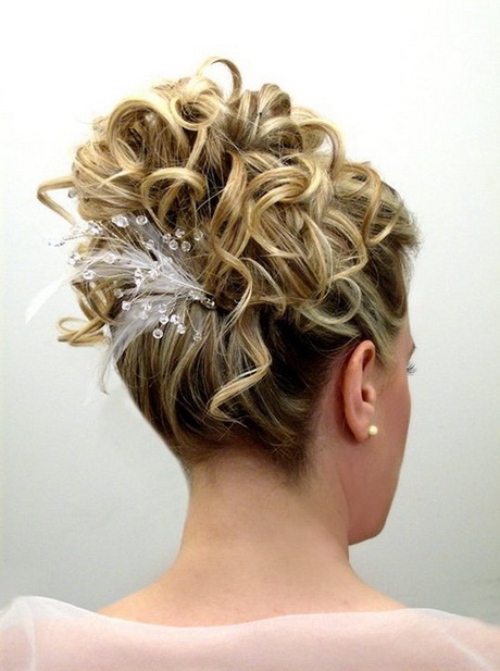 Chignon frisé mariage chignon-fris-mariage-35-14 