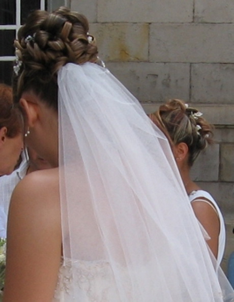 Coiffure mariage avec voile coiffure-mariage-avec-voile-70-17 