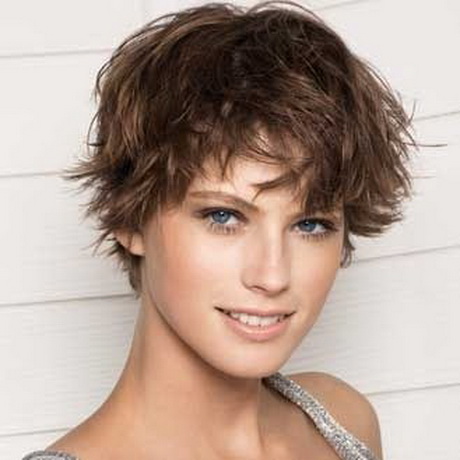 Femmes cheveux court femmes-cheveux-court-00 