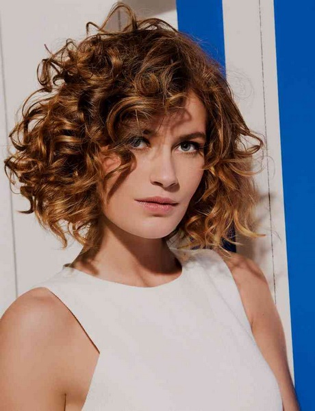 Coupe courte cheveux 2018 coupe-courte-cheveux-2018-93_10 