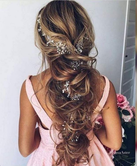 Coiffure mariage 2018 cheveux long coiffure-mariage-2018-cheveux-long-13_3 