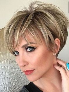 Coupe de cheveux court femme tendance 2019 coupe-de-cheveux-court-femme-tendance-2019-06_10 