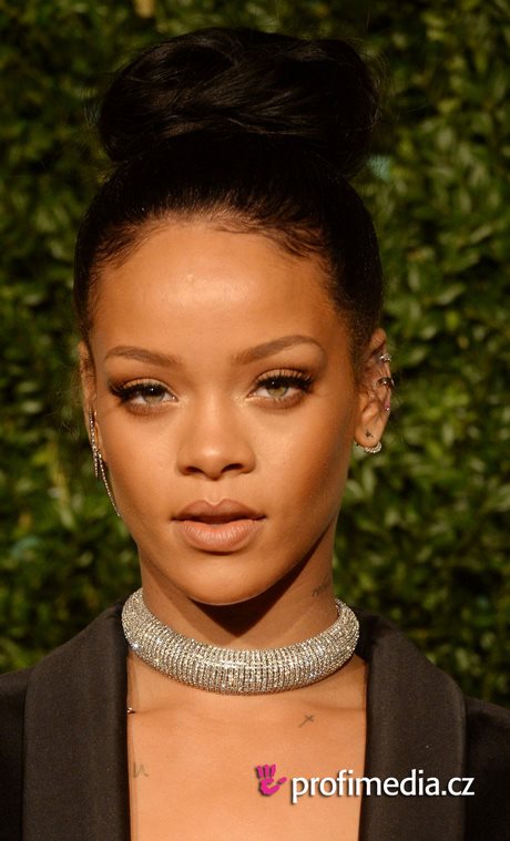 Coiffure rihanna 2023 coiffure-rihanna-2023-07_10 