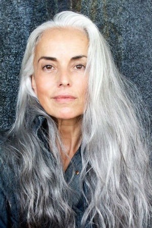 Cheveux gris long cheveux-gris-long-00_2 