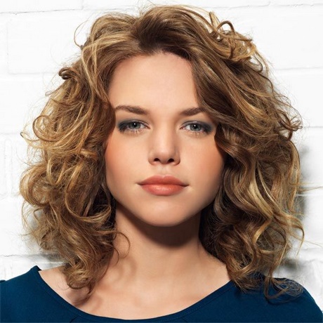 Coupe de cheveux pour visage rond et cheveux bouclés coupe-de-cheveux-pour-visage-rond-et-cheveux-boucls-96 