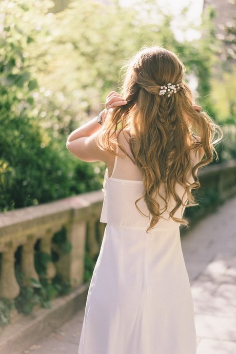 Coiffure cheveux mi long bouclé mariage coiffure-cheveux-mi-long-boucle-mariage-16_13 