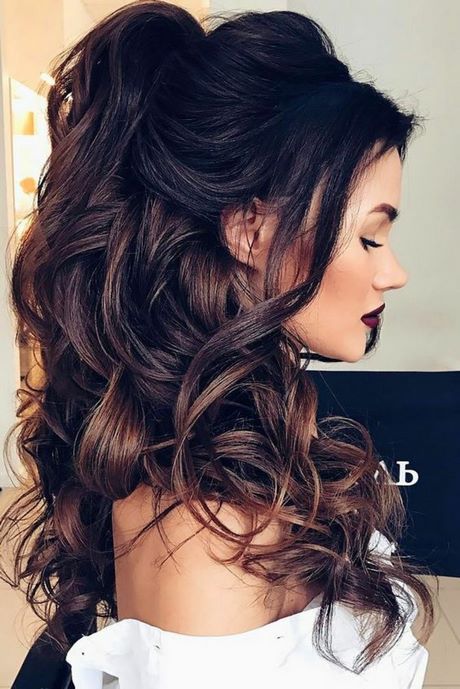 Coiffure mariage cheveux bouclés longs coiffure-mariage-cheveux-boucles-longs-42 