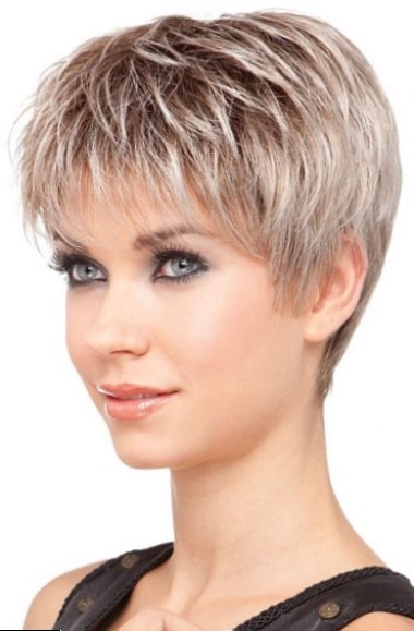 Coupe De Cheveux Courte Dégradé