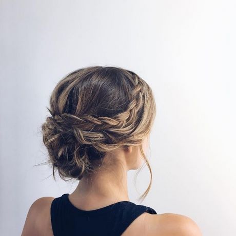 Modele coiffure chignon tressé modele-coiffure-chignon-tresse-14_10 