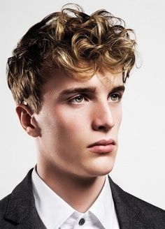 Cheveux frisés homme coiffure cheveux-friss-homme-coiffure-32_19 