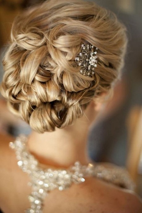 Coiffure mariée cheveux mi long attachés coiffure-mariee-cheveux-mi-long-attaches-84_2 