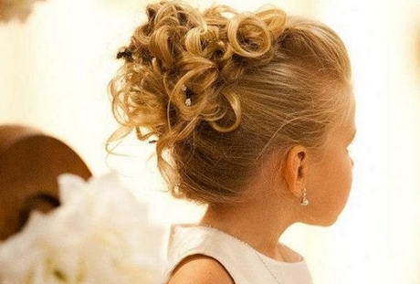 Coiffure pour mariage petite fille coiffure-pour-mariage-petite-fille-40_15 