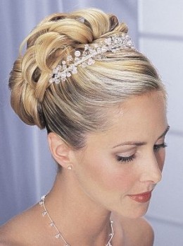 Coiffure mariage chignon moderne coiffure-mariage-chignon-moderne-26_14 