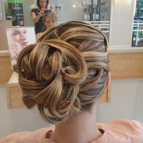 coiffure mariage chignon moderne 26_2