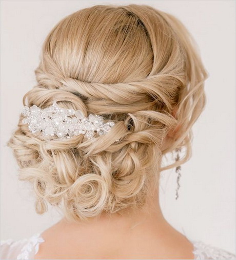 Coiffure mariage chignon tressé coiffure-mariage-chignon-tress-50_11 