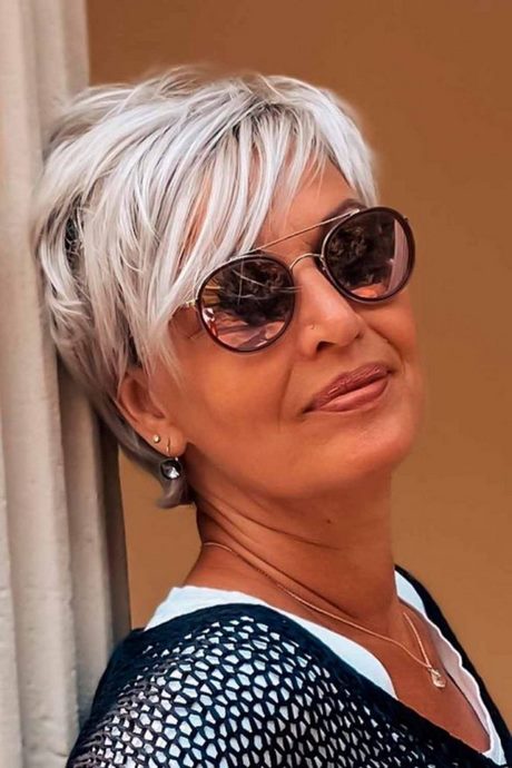 Coupe courte femme 50 ans cheveux gris coupe-courte-femme-50-ans-cheveux-gris-27_14 