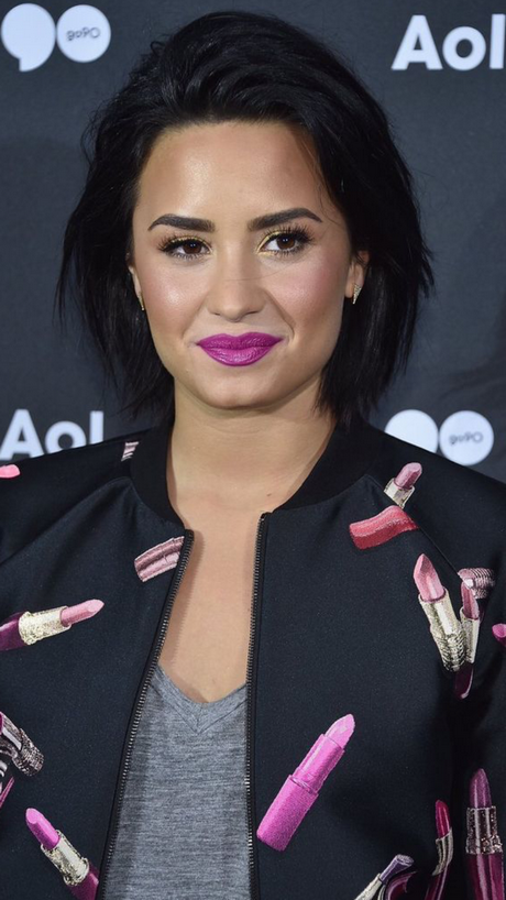 Demi lovato cheveux court demi-lovato-cheveux-court-26_2 