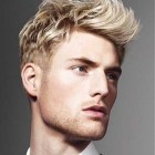 Coupe de cheveux pour blond homme