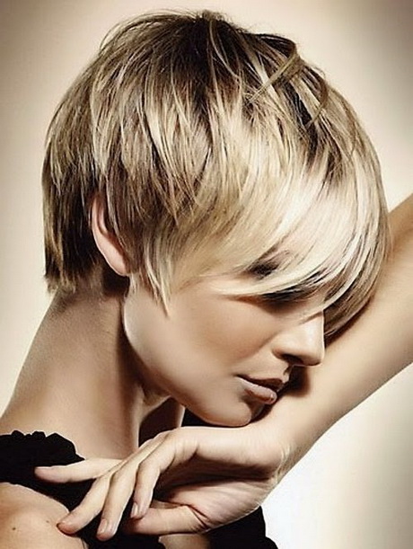 Modele de coiffure courte feminine modele-de-coiffure-courte-feminine-18-9 