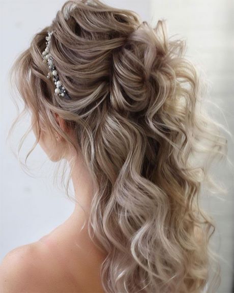 Coiffure mariage cheveux long 2021 coiffure-mariage-cheveux-long-2021-30_4 