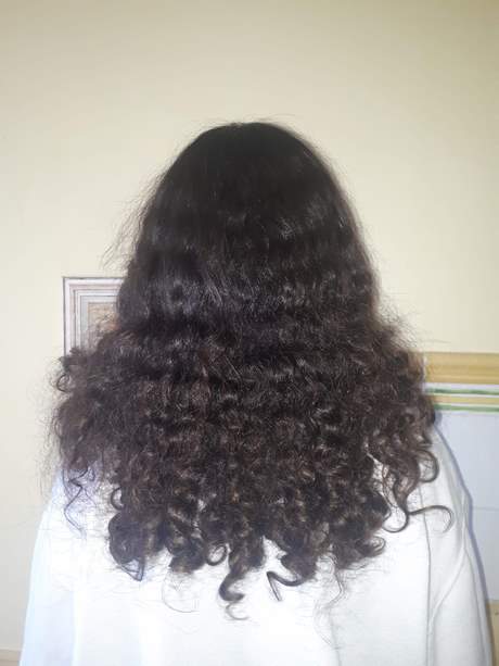 Idée coiffure cheveux bouclés mi long idee-coiffure-cheveux-boucles-mi-long-24_18 