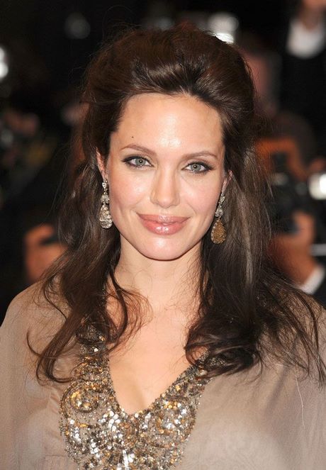 Angelina jolie cheveux courts angelina-jolie-cheveux-courts-27_15 