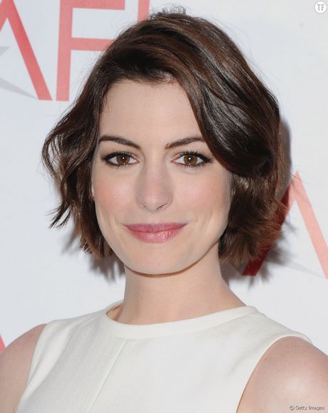 Anne hathaway cheveux courts anne-hathaway-cheveux-courts-90_12 