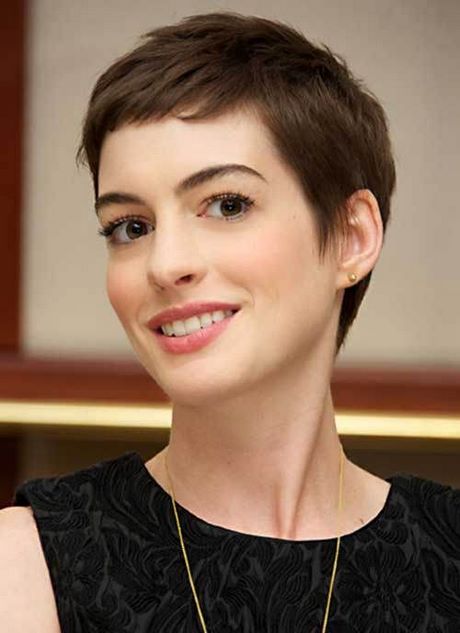 Anne hathaway cheveux courts anne-hathaway-cheveux-courts-90_18 