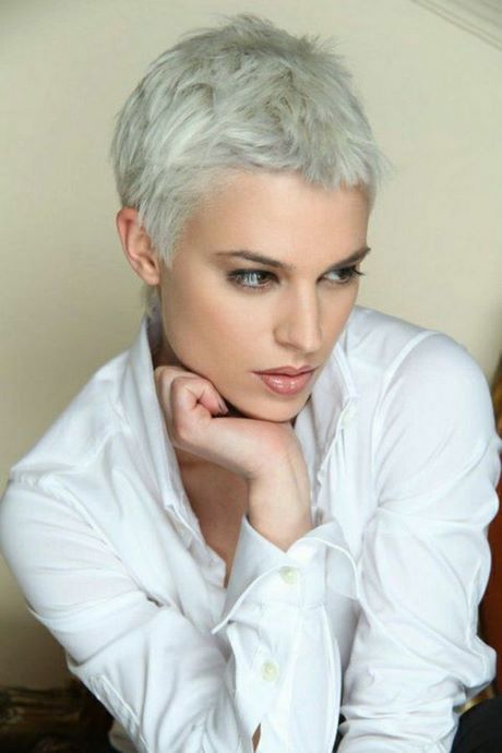 Coupe courte cheveux blancs femme coupe-courte-cheveux-blancs-femme-49_2 
