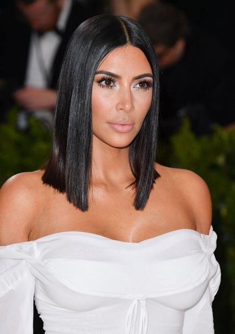 Kim kardashian cheveux court kim-kardashian-cheveux-court-05_18 